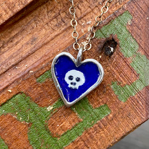 
            
                Load image into Gallery viewer, Little heart pendant with vitreous enamel skull
            
        