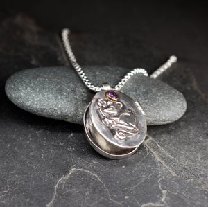 
            
                Load image into Gallery viewer, Little mouse with flower sterling silver locket
            
        