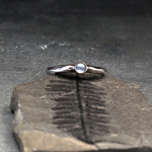 
            
                Load image into Gallery viewer, Moonstone ring in sterling silver and 14k yellow gold
            
        
