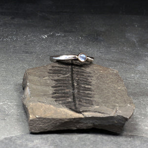 
            
                Load image into Gallery viewer, Moonstone ring in sterling silver and 14k yellow gold
            
        